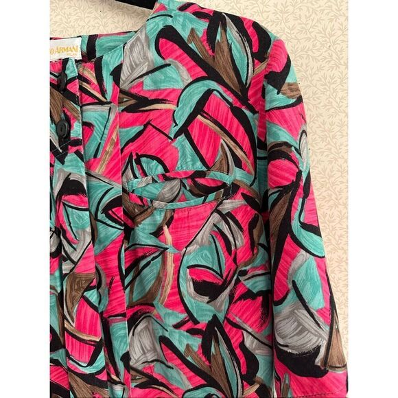 Vintage Giorgio Armani blouse. - Picture 4 of 10